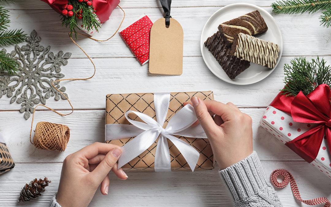 Expert Gift Wrapping Tips to Make your Christmas Presents Shine